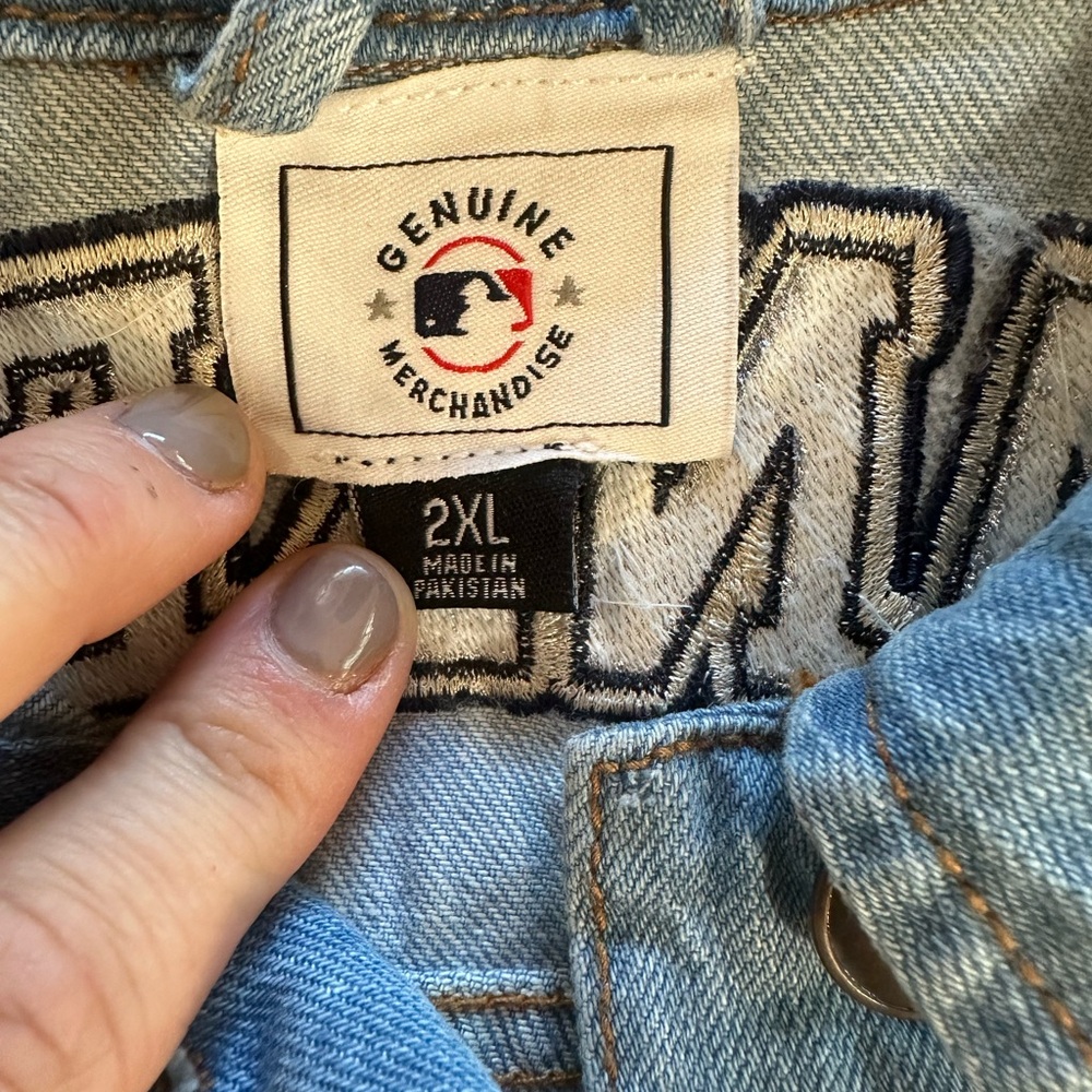 NY Yankees Jean jacket - Picture 6 of 6